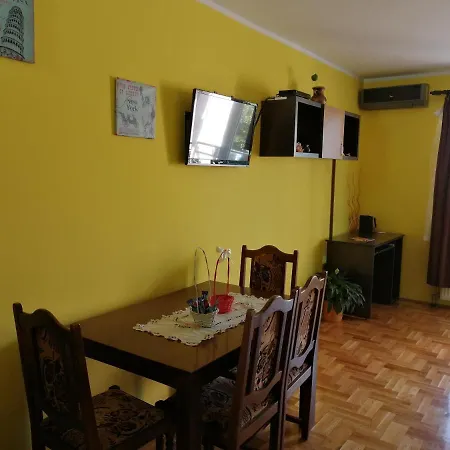 Helena アパート *